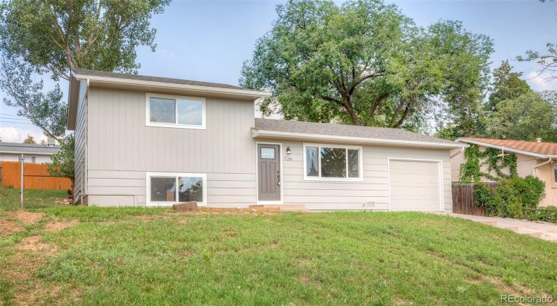 726 E Paradise Ln, Colorado Springs, CO 80904