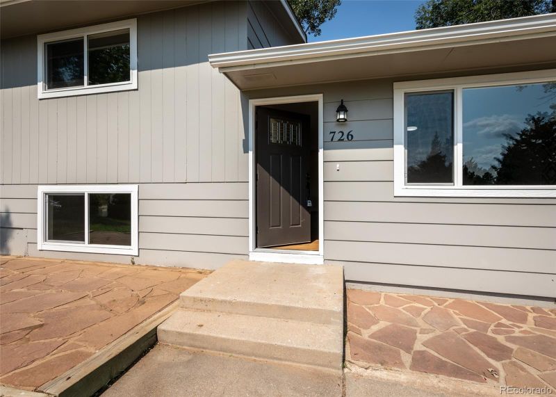 726 E Paradise Ln, Colorado Springs, CO 80904