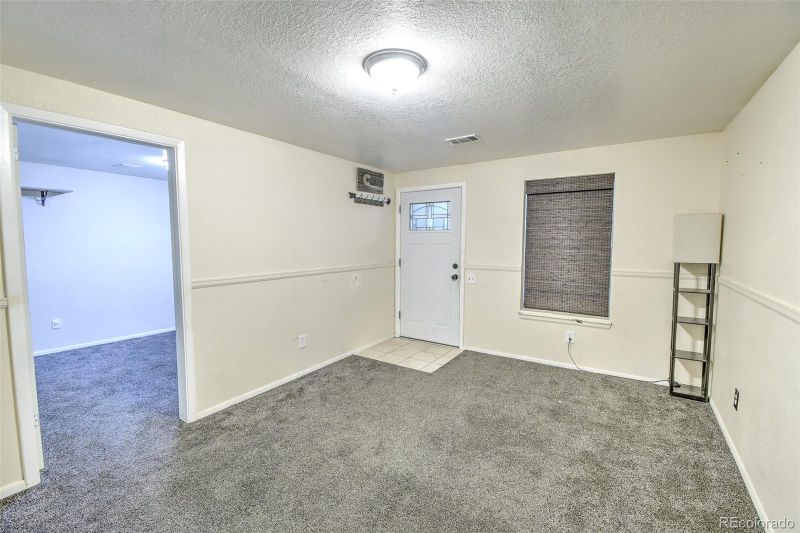 1658 Chester St, Aurora, CO 80010