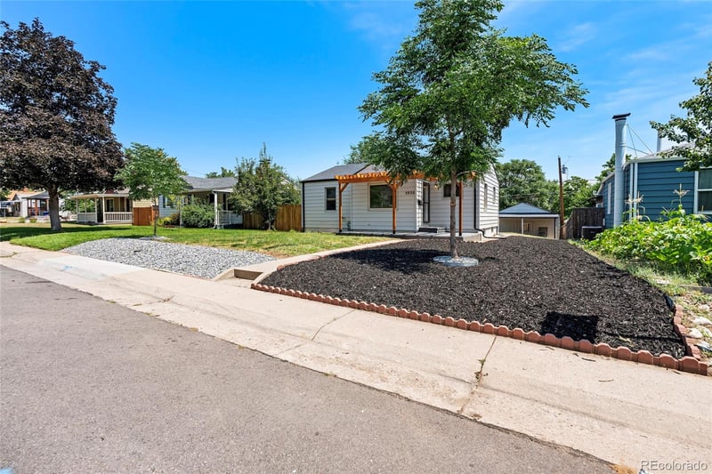 5030 Beach Ct, Denver, CO 80221