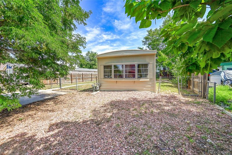 900 Glen Dale St, Dacono, CO 80514