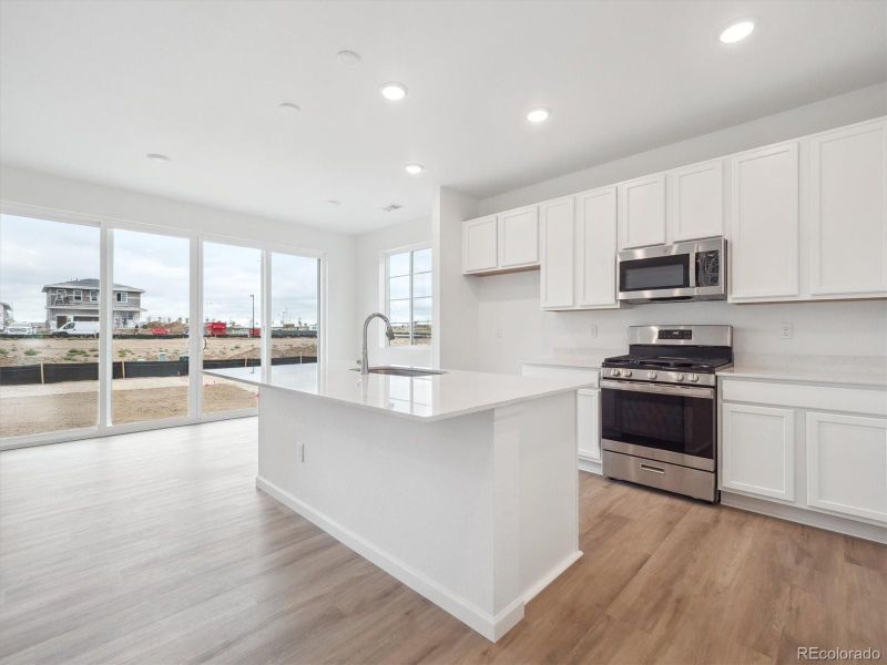 24767 E 40th Ave, Aurora, CO 80019