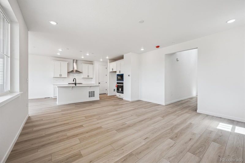 9265 Telluride Ct, Commerce City, CO 80022