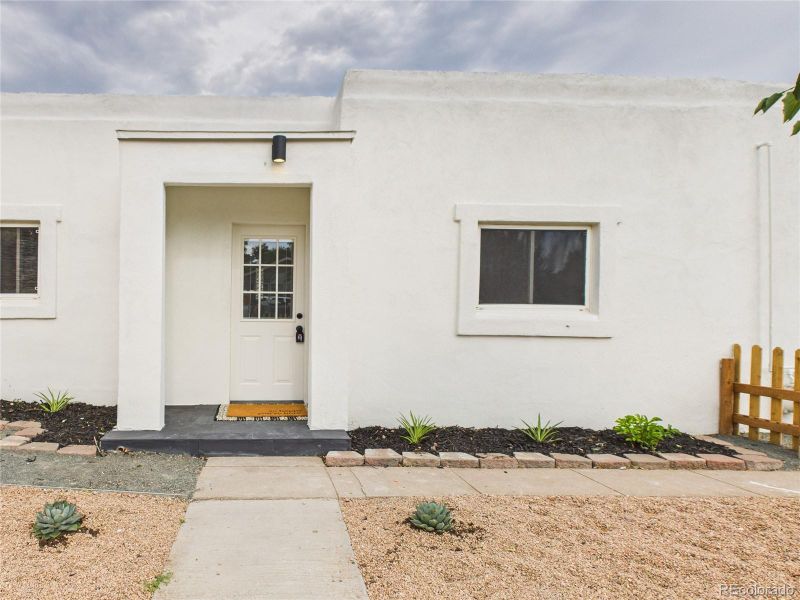1060 S Quitman St, Denver, CO 80219