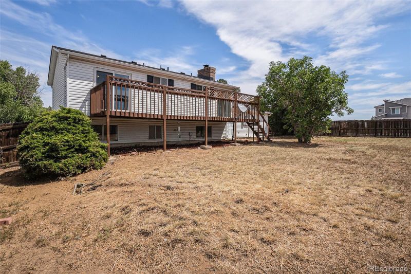 18390 E Iowa Dr, Aurora, CO 80017