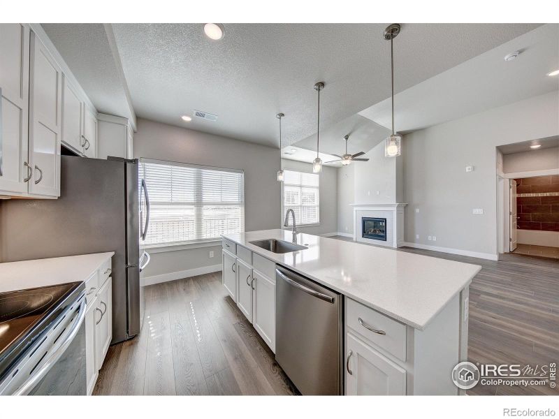265 High Point Dr #201, Longmont, CO 80504