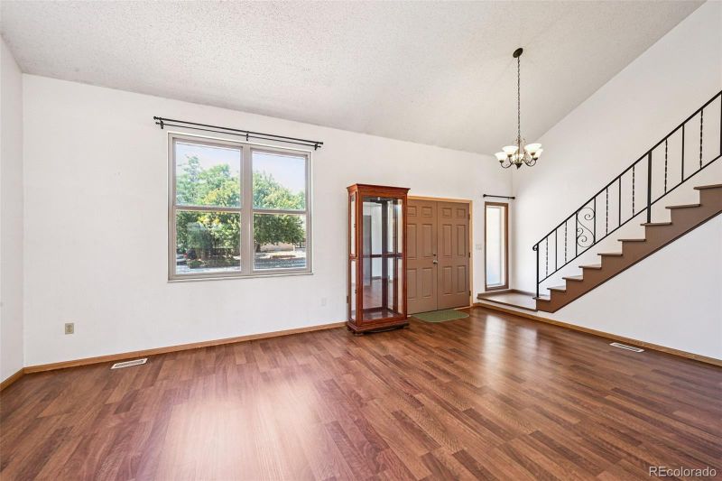 3320 S Olathe Way, Aurora, CO 80013
