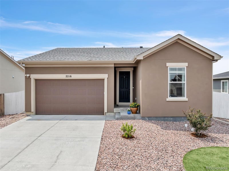 2216 Sunrise Ln, Pueblo, CO 81008