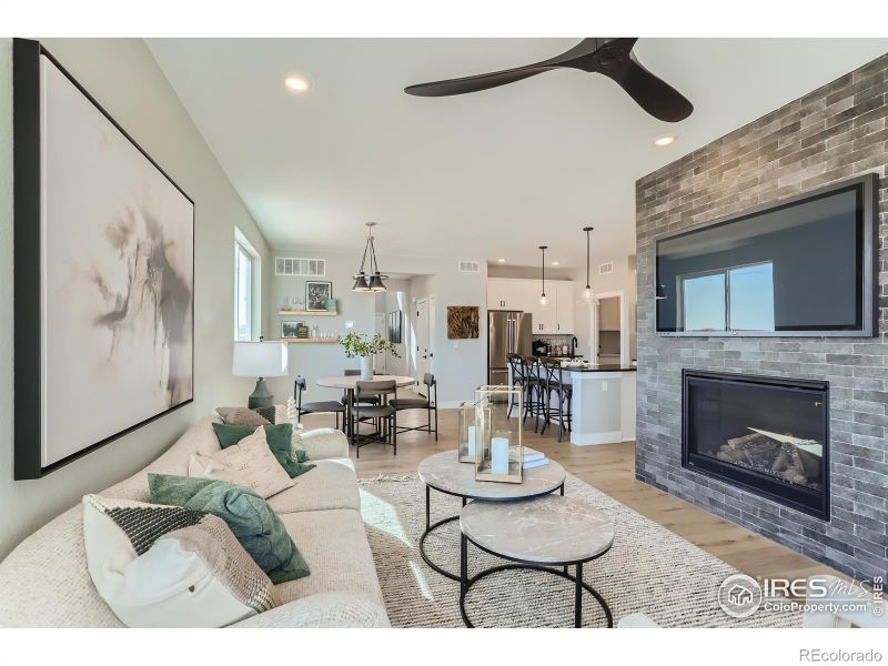 2731 Crystal Springs Ln, Longmont, CO 80503