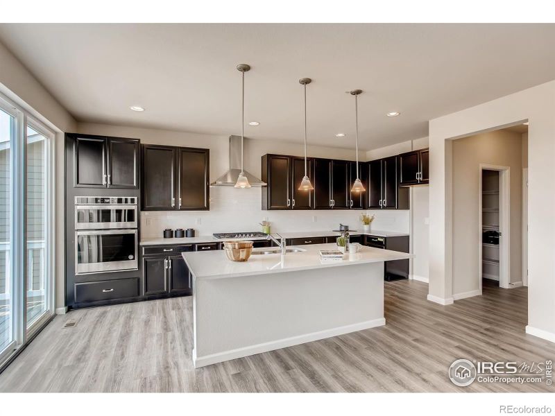 2718 Crystal Springs Ln, Longmont, CO 80503