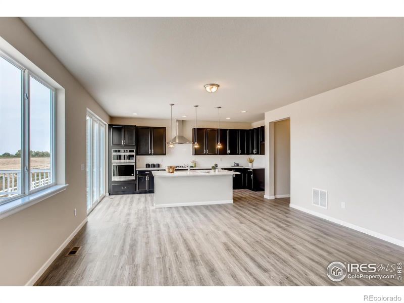 2718 Crystal Springs Ln, Longmont, CO 80503