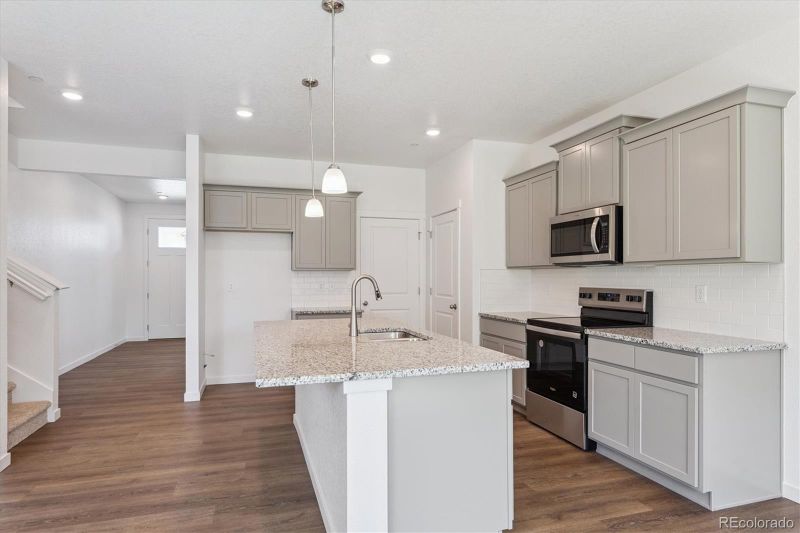 9925 Ceylon Ct, Commerce City, CO 80022