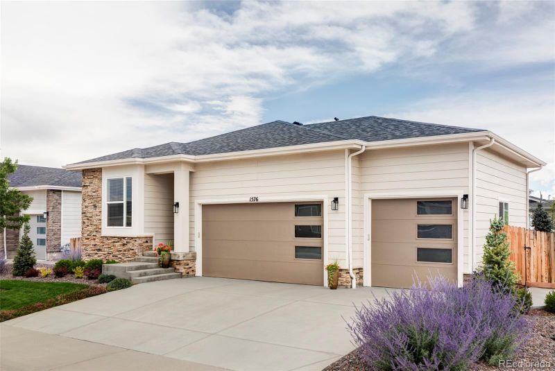 1576 Maggie Mae Ln, Castle Rock, CO 80104