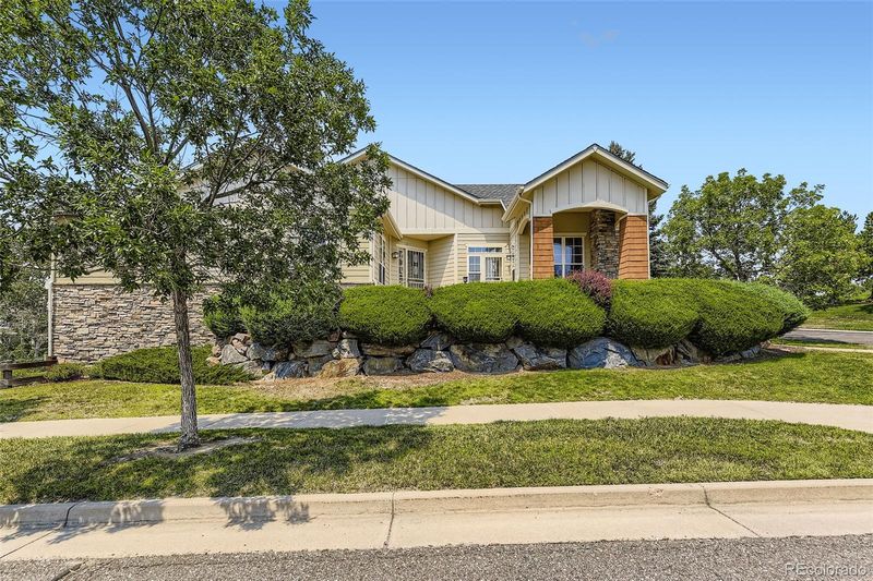 24601 E Park Crescent Dr, Aurora, CO 80016