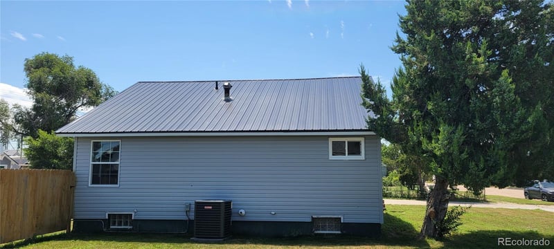 208 5th St, Ovid, CO 80744
