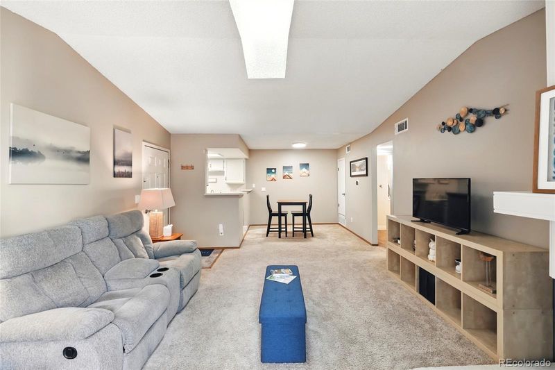922 S Walden St #201, Aurora, CO 80017