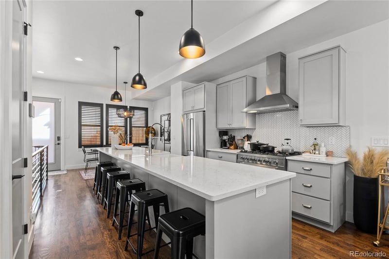 1025 25th St, Denver, CO 80205
