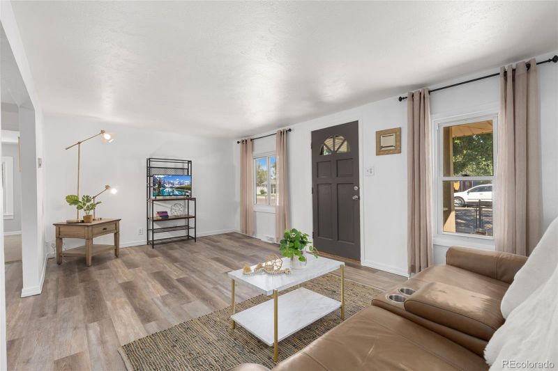 219 N 10th Ave, Brighton, CO 80601