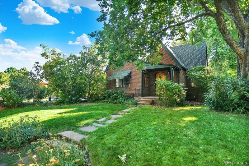 2660 Forest St, Denver, CO 80207