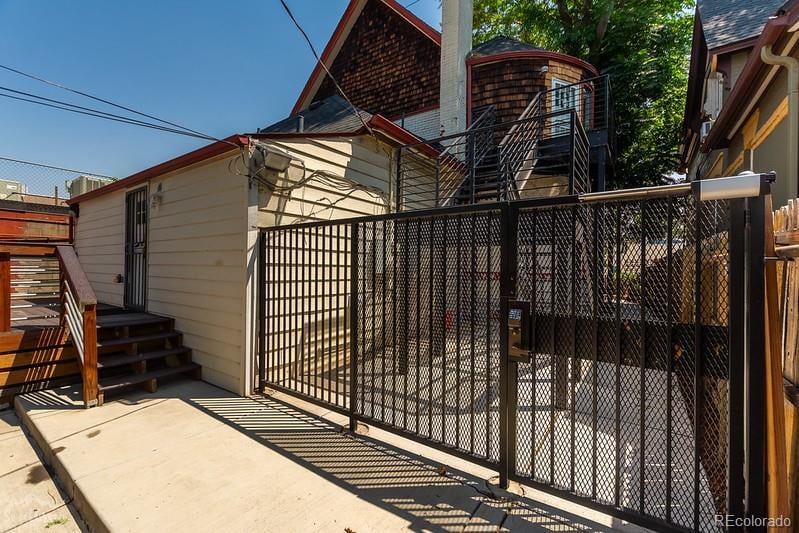 1471 Josephine St, Denver, CO 80206