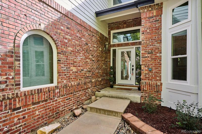 7624 S Platteview Dr, Littleton, CO 80128