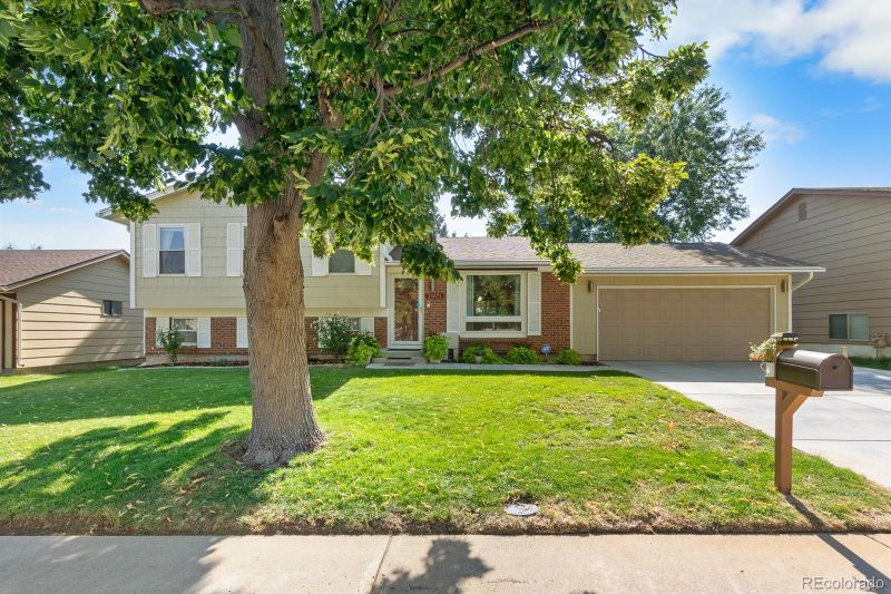 15671 E Atlantic Cir, Aurora, CO 80013
