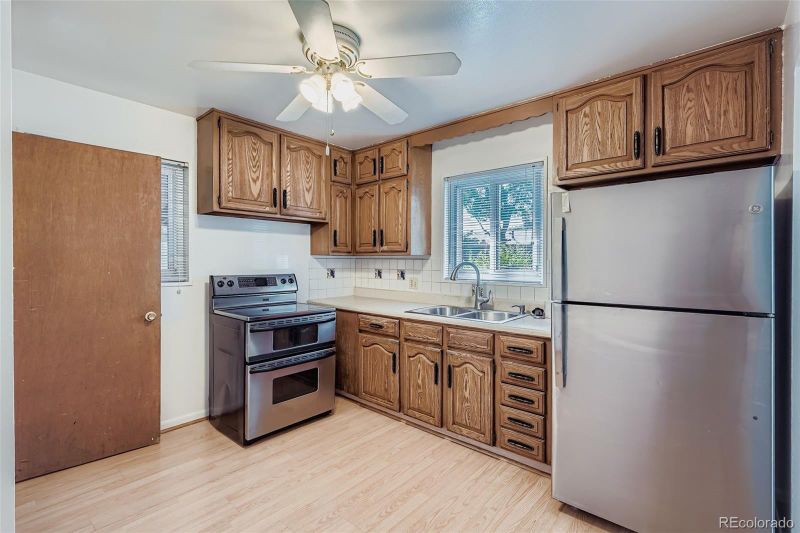 226 E 109th Ave, Northglenn, CO 80233