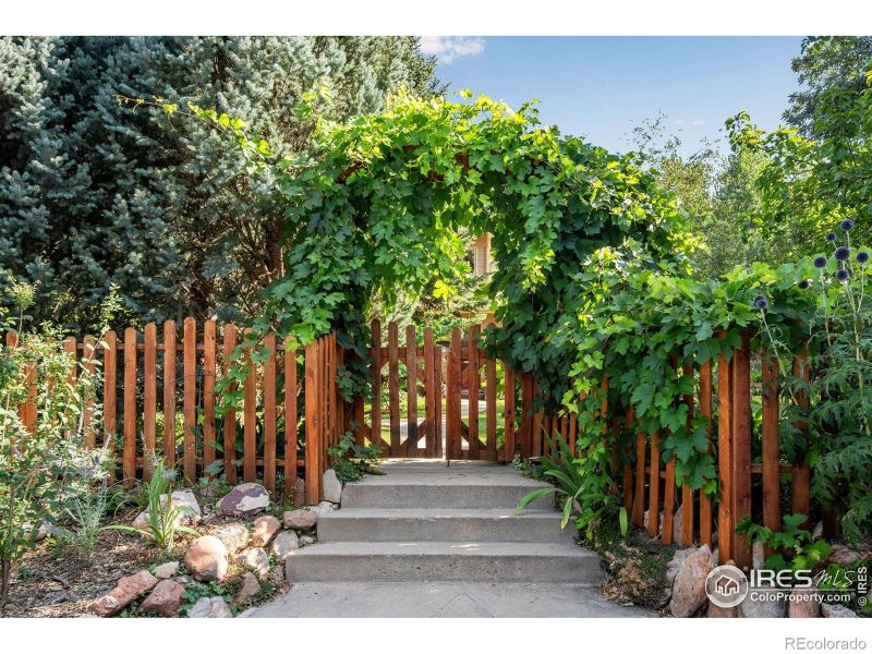 618 Alpine Ave #4, Boulder, CO 80304
