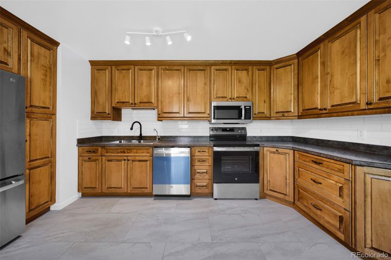 1174 Westview Dr, Sterling, CO 80751