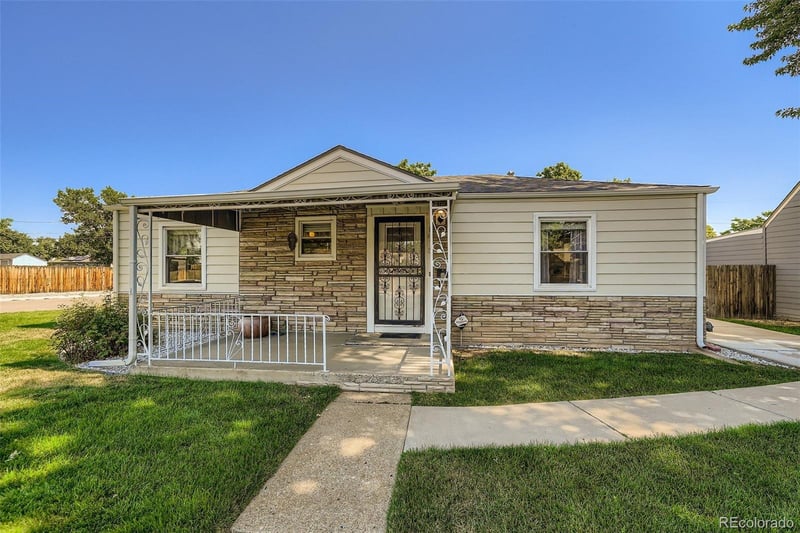 1815 W Dixie Pl, Denver, CO 80221