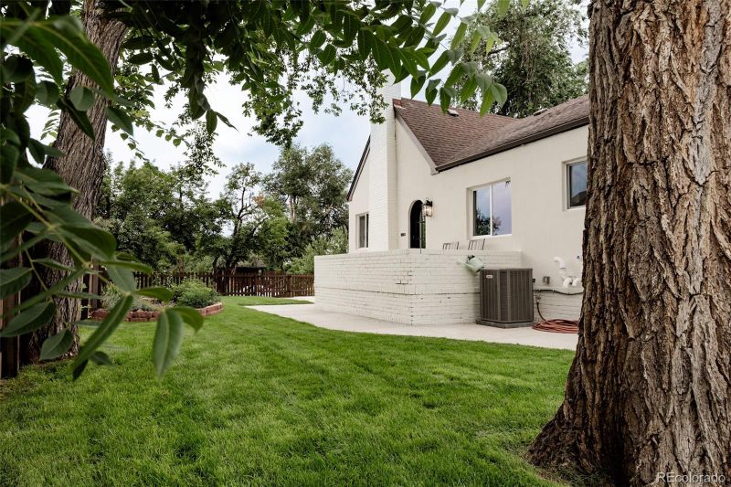 2658 N Steele St, Denver, CO 80205