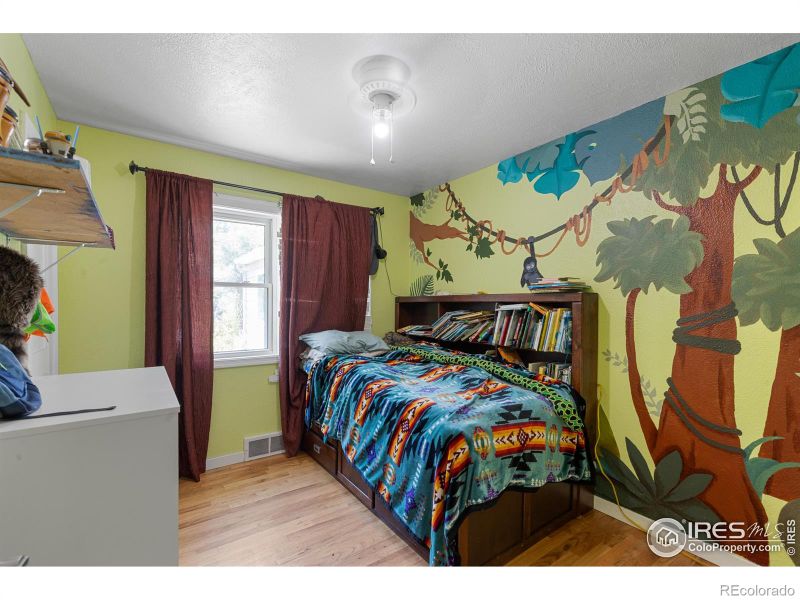 2433 15th Ave Ct, Greeley, CO 80631