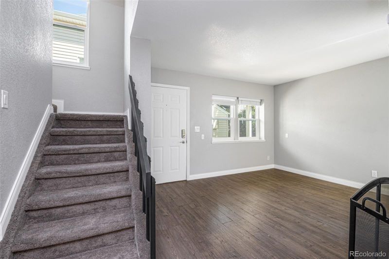 972 S Pitkin Ct, Aurora, CO 80017