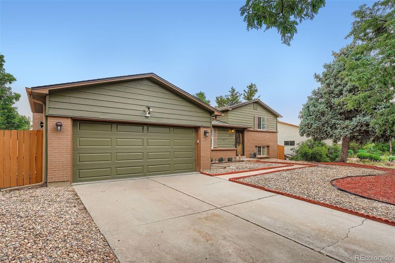 3257 S Olathe Way, Aurora, CO 80013