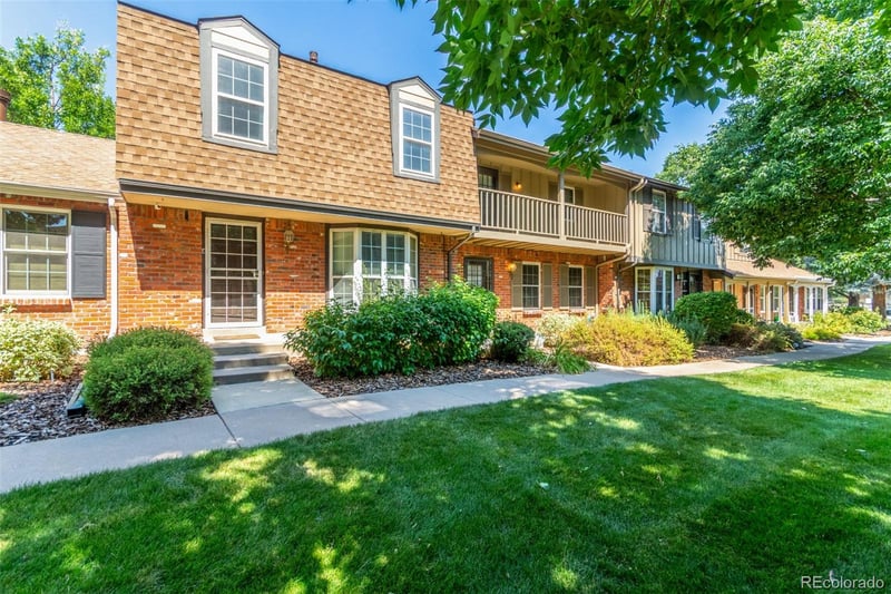 8752 E Amherst Dr #E, Denver, CO 80231