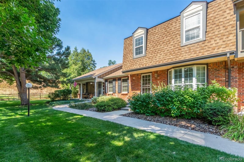 8752 E Amherst Dr #E, Denver, CO 80231