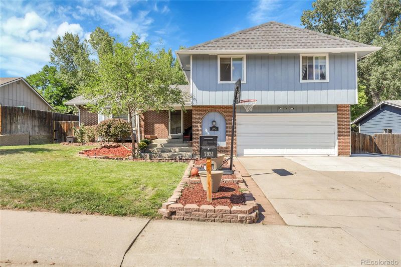 7951 W Quarto Dr, Littleton, CO 80128