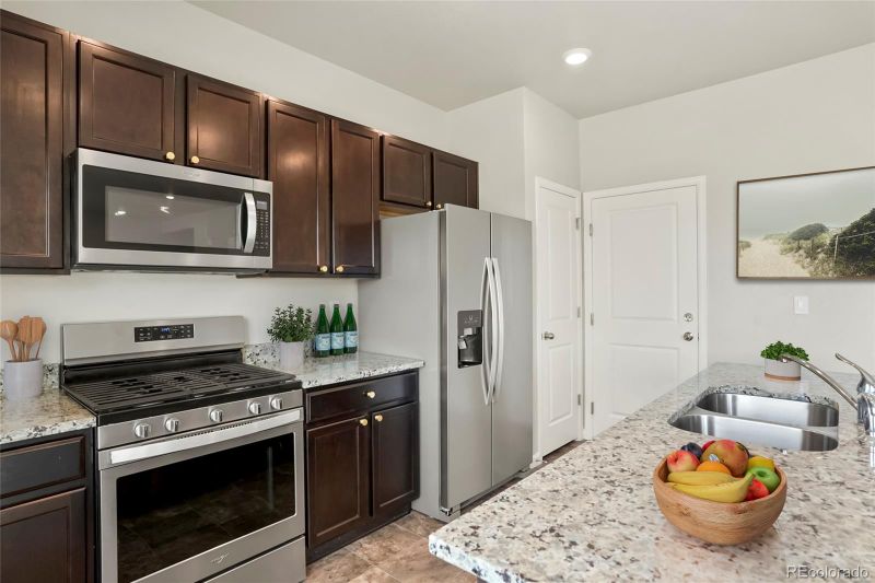 1843 Homestead Dr, Fort Lupton, CO 80621