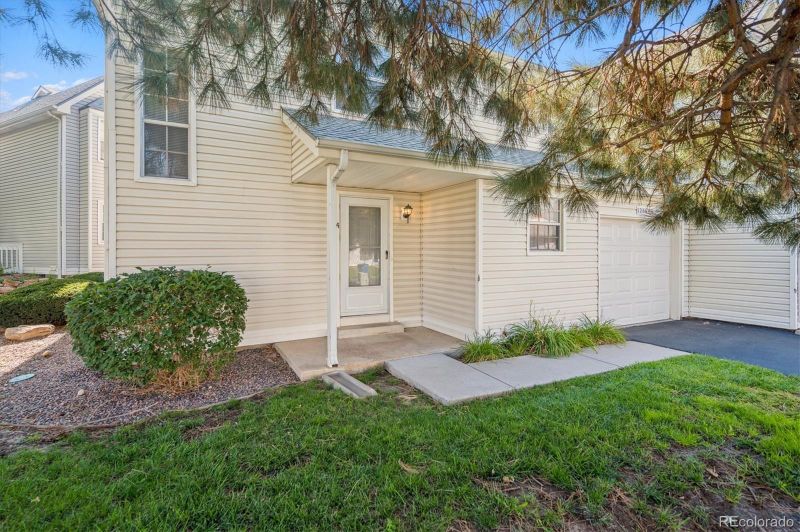 12564 E Pacific Cir #A, Aurora, CO 80014