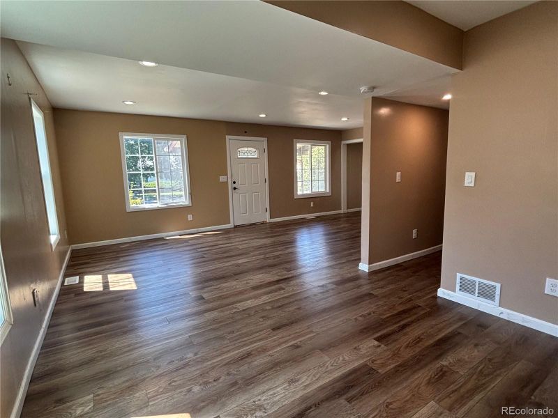 1974 Macon St, Aurora, CO 80010