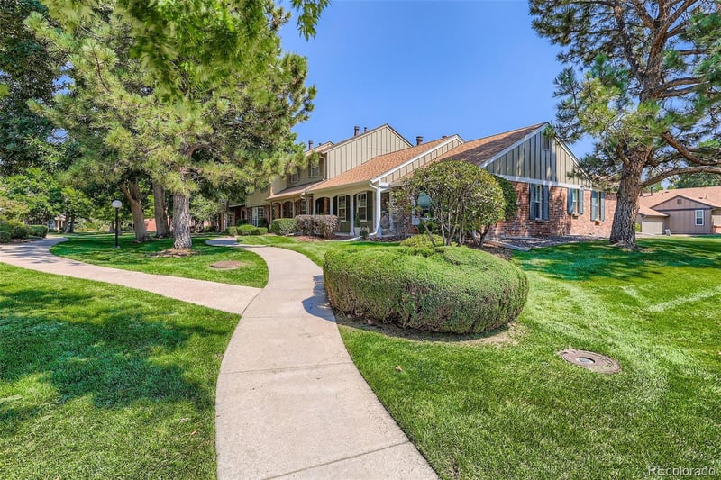 9021 E Amherst Dr #E, Denver, CO 80231