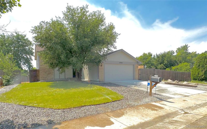 18950 E Kent Cir, Aurora, CO 80013