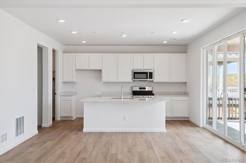 8063 Butte Creek St, Littleton, CO 80125