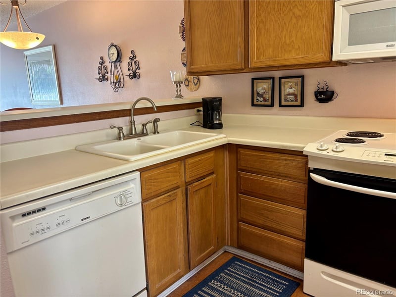 1818 S Quebec Way #6, Denver, CO 80231