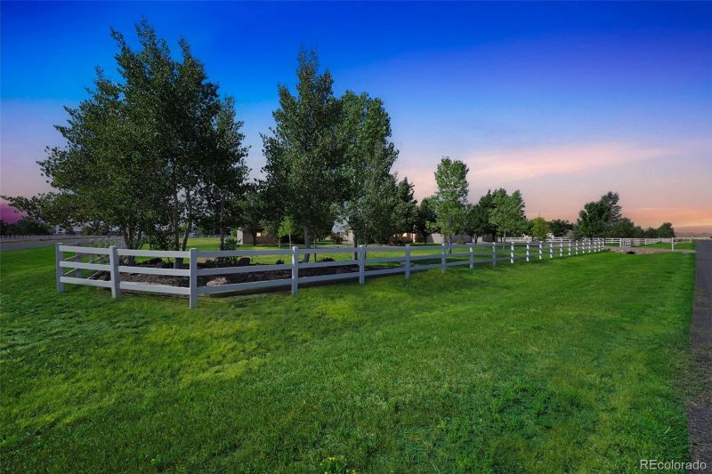 56550 E 37th Ct, Strasburg, CO 80136