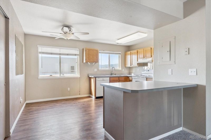8495 S Reed St #3-201, Littleton, CO 80128