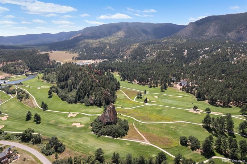 5422 Country Club Dr, Larkspur, CO 80118