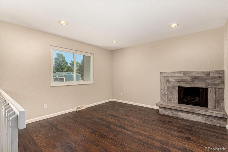 15716 E Temple Pl, Aurora, CO 80015