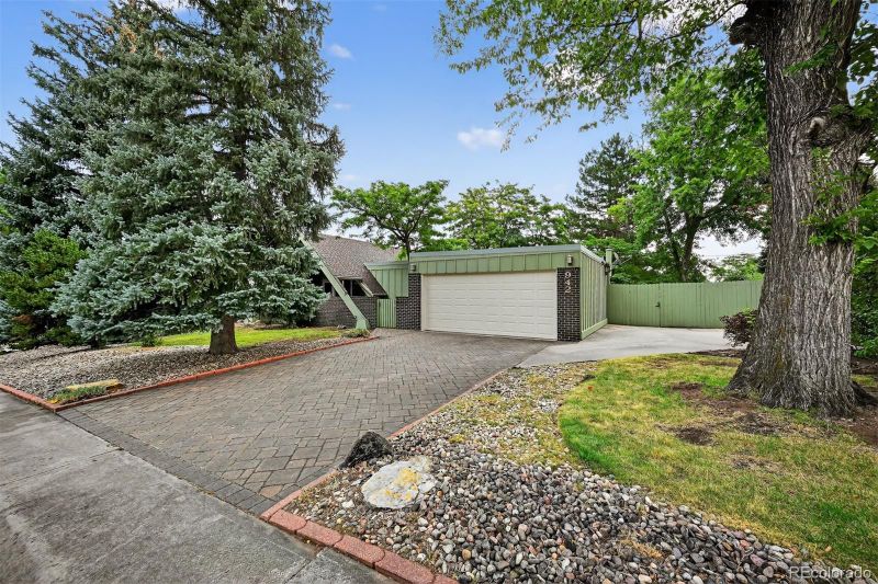 942 S Beech St, Lakewood, CO 80228