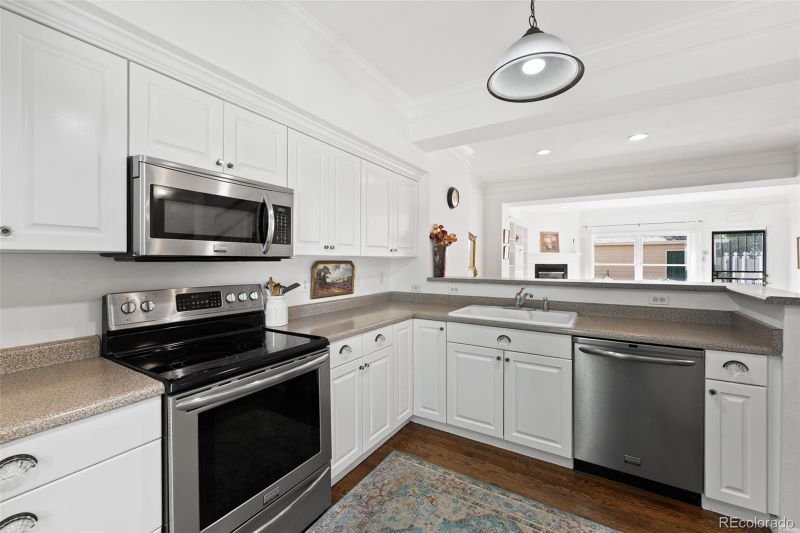 5802 E 10th Ave, Denver, CO 80220